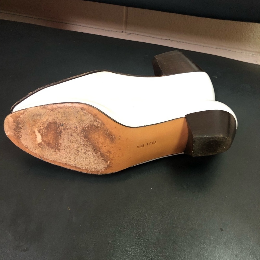 VINTAGE SALVATORE FERRAGAMO White Block Kitten heel Shoe Size 5.5 - Picture 9 of 10